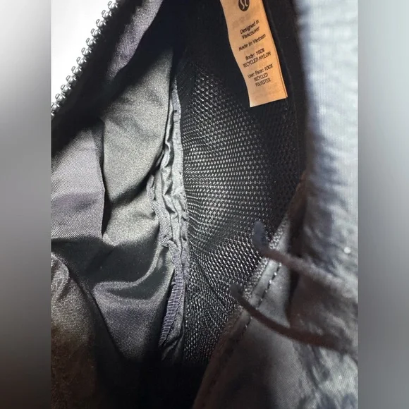 cabin gold patagonia black hole Patagonia Black Hole Duffel 40L – Outsiders Store UK main image 1